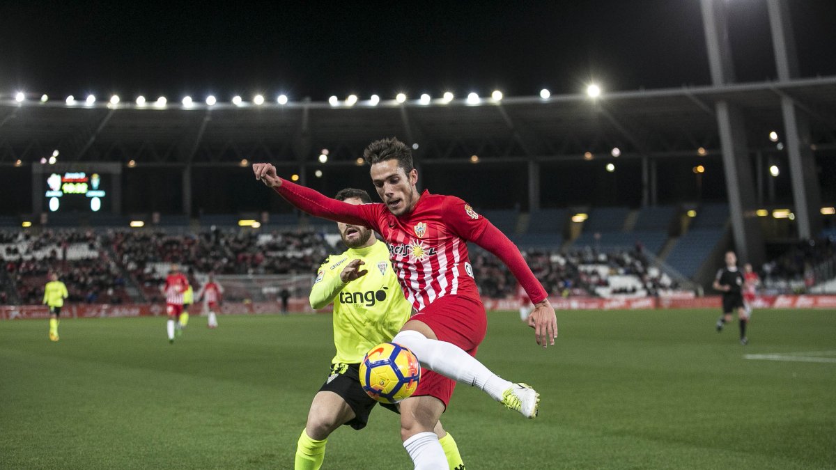 Álex Corredera en el partido ante el Córdoba.
