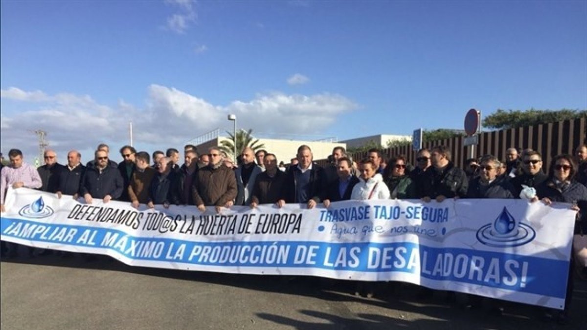 Regantes almerienses han participado en este acto.