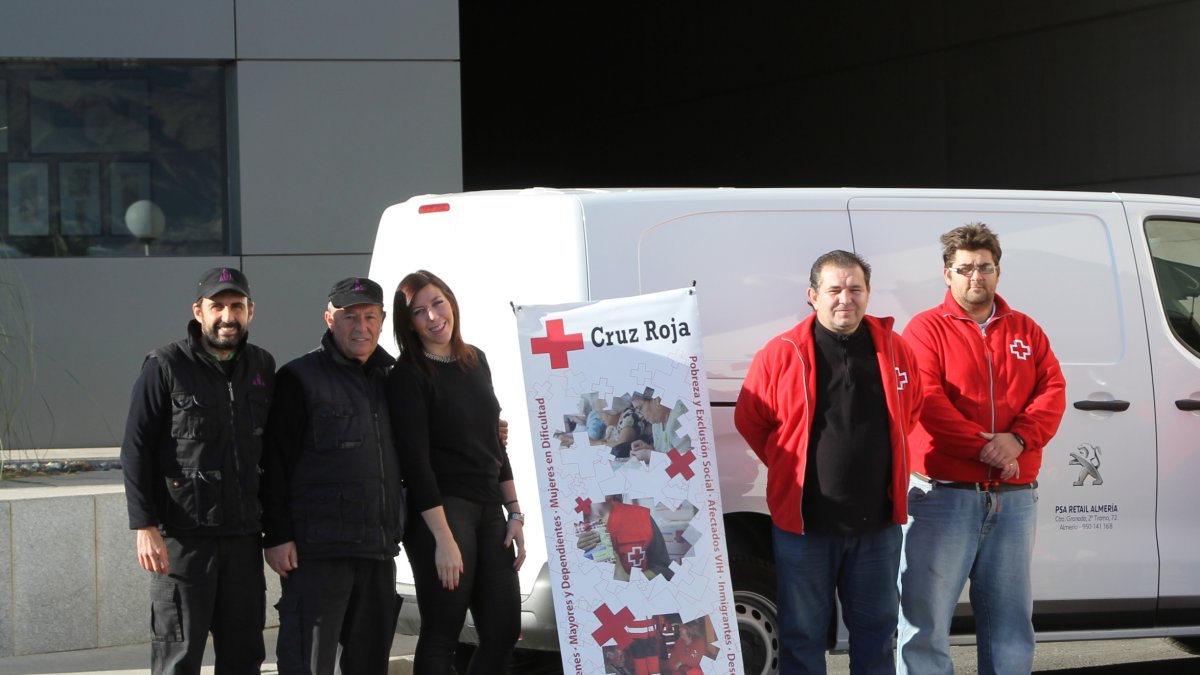 Entrega de productos de Briseis a la Cruz Roja