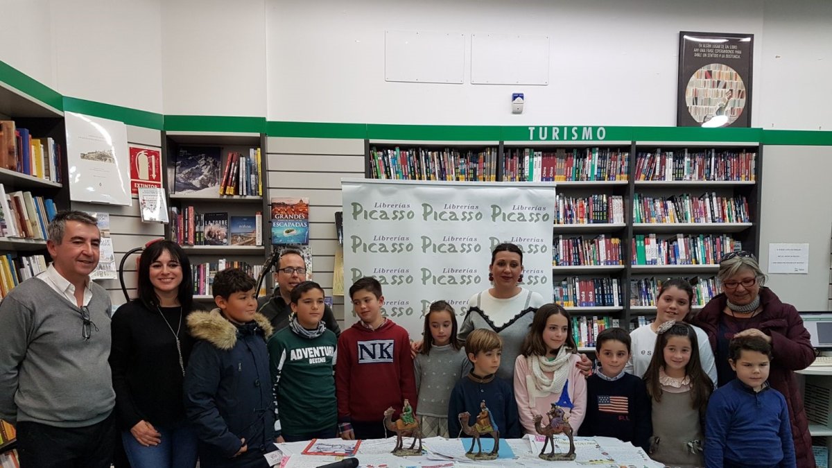 Los niños premiados en el VII Concurso Escribe una carta a los Reyes Magos.