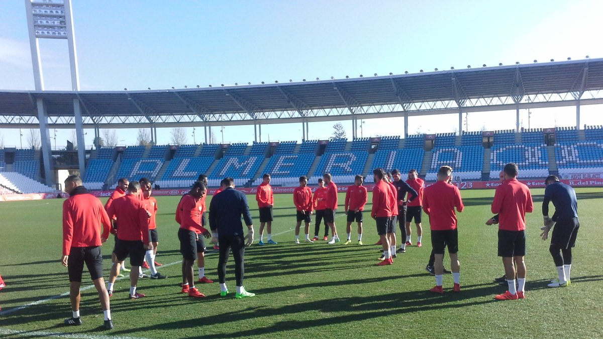 La plantilla entrenó en el Estadio.