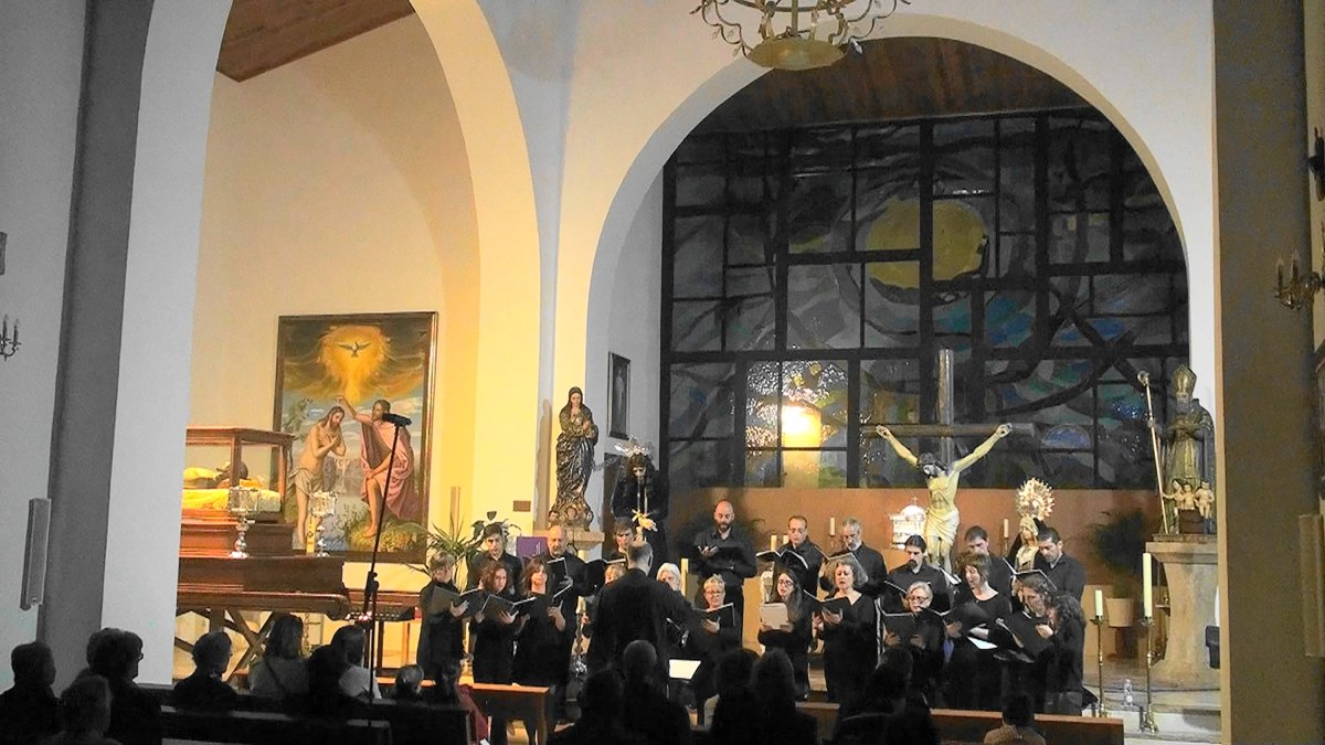 El Coro Ciudad de Almería, durante una actuación.