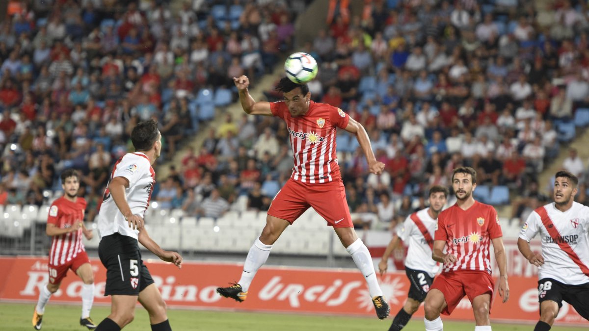 Tino Costa en el partido ante el Sevilla Atlético.
