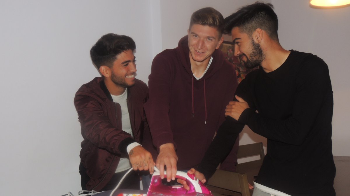 Planchando la camiseta del Almería.