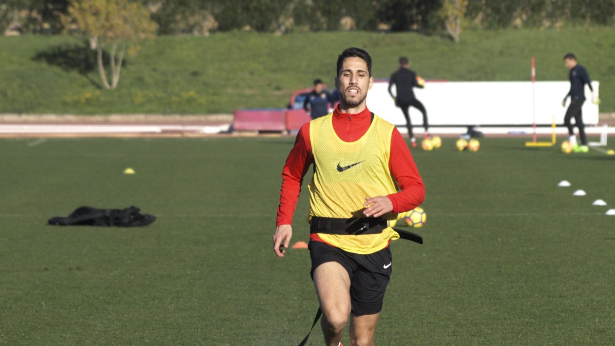 Fidel arrastrando pesas en el Anexo.