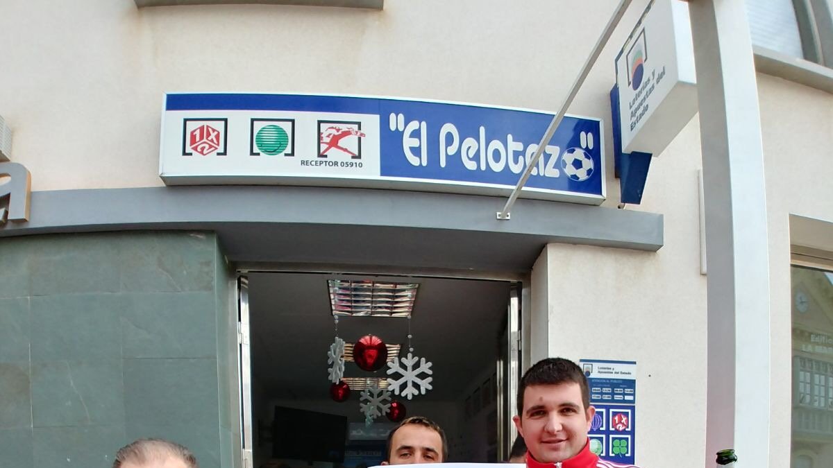 El 2º premio ha dejado 75.000 euros en Carboneras.