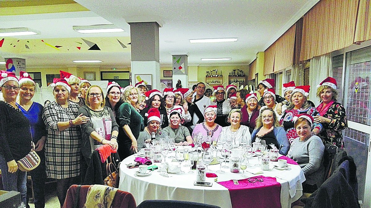Cena de extrabajadoras de Simago celebrada esta Navidad.