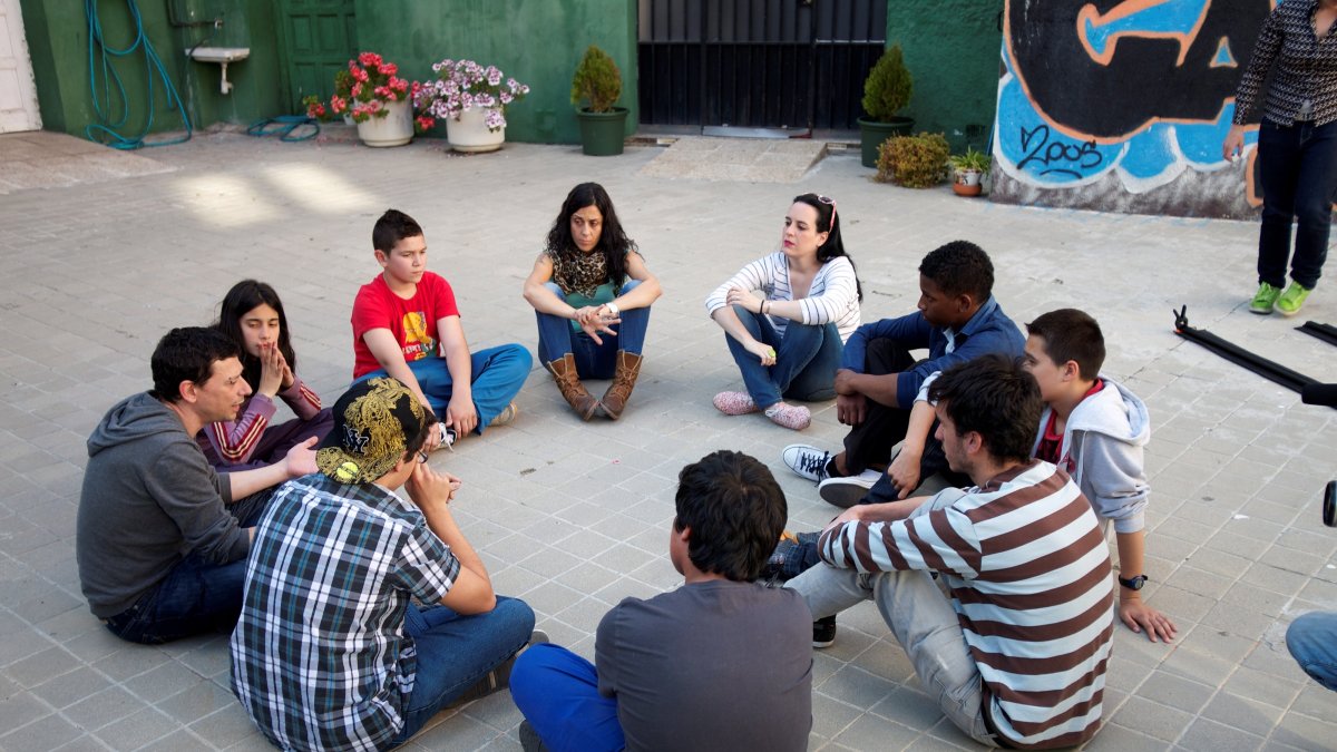 Actividad intercultural organizada con jóvenes.