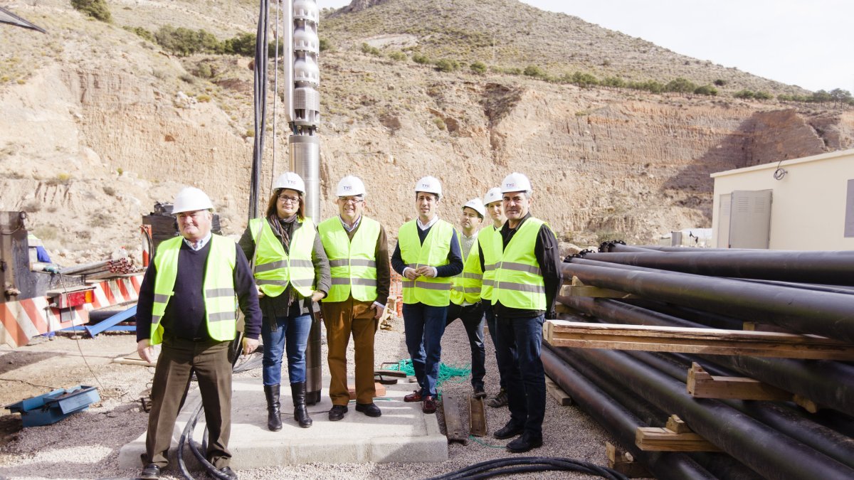 Visita del diputado de Fomento y el alcalde de Vícar a las obras.
