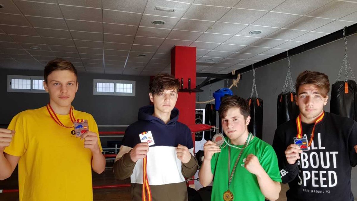 Cuatro campeones del Club Alemán Castillo.