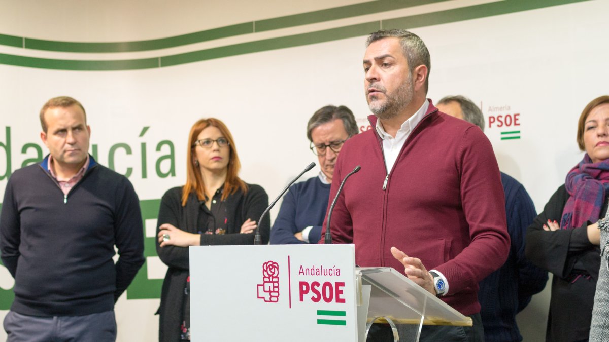 Rueda de prensa ofrecida ayer en Almería por los dirigentes socialistas.