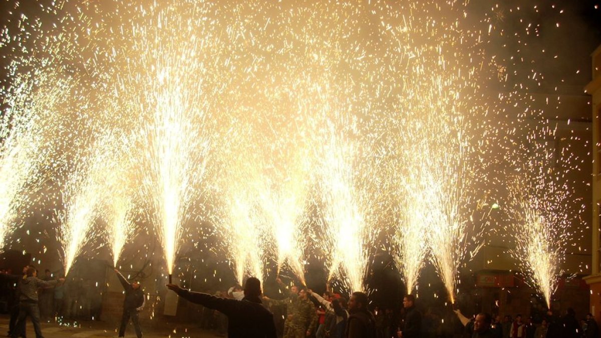 Lanzamiento de carretillas en años anteriores. Foto: portalmanzora