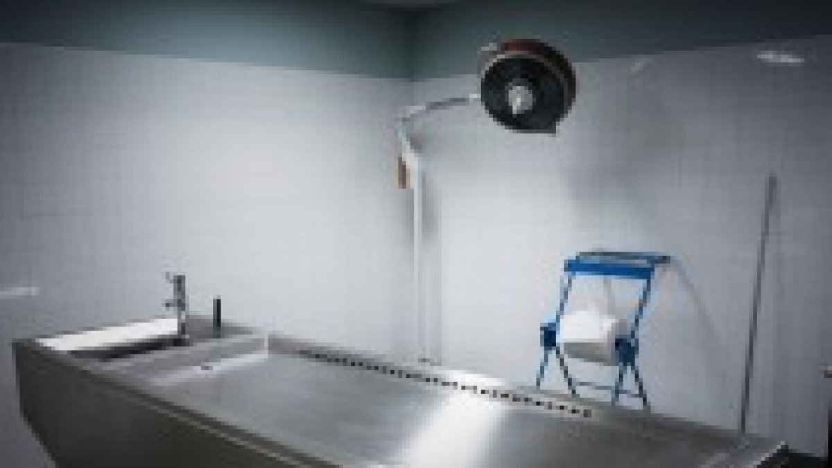 La hermana del preso al que habían dado por muerto pide el indulto para él.