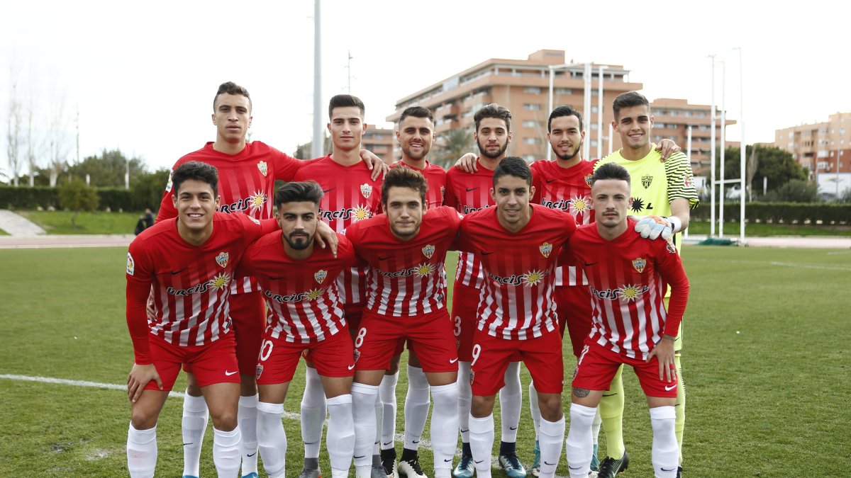 Once del Almería B contra el Guadix.