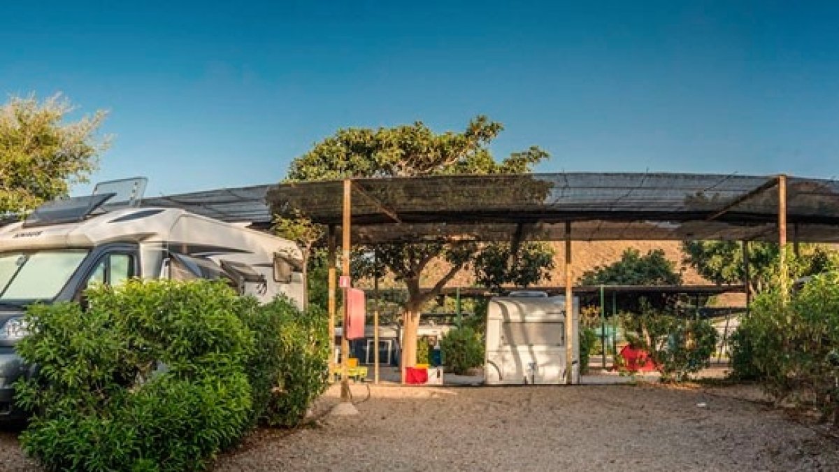 Zona de caravanas del Camping de Los Escullos en Cabo de Gata.