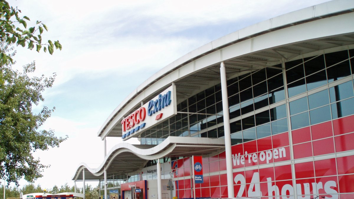 Un supermercado Tesco en el Reino Unido. Fuente: Wikimedia Commons.