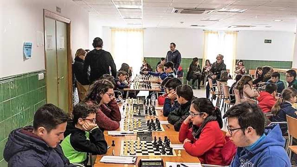 Roquetas sigue creciendo en el ajedrez.