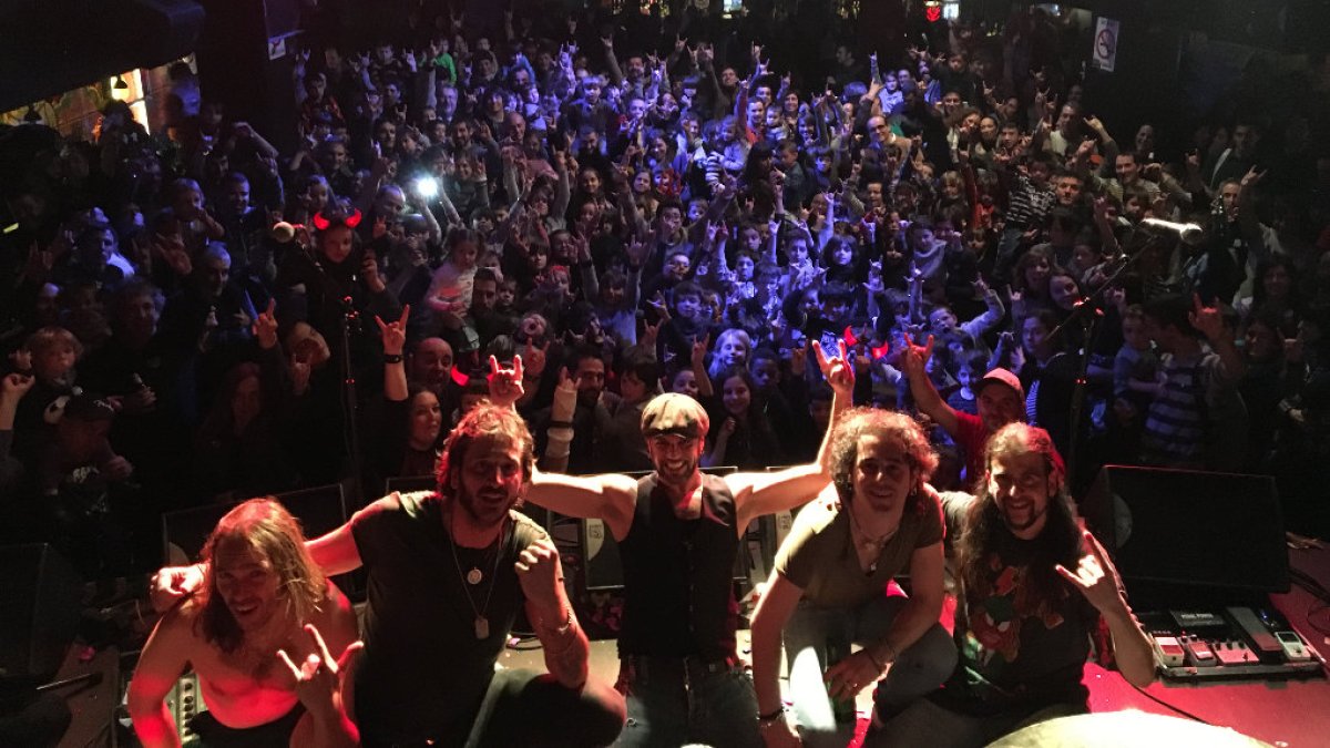 Rock en familia tras su tributo dedicado a AC/DC.