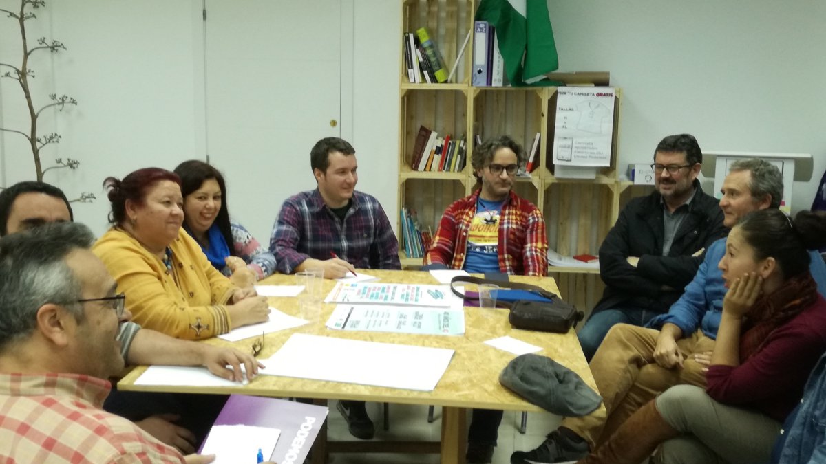 Reunión de IU y Podemos en la capital.