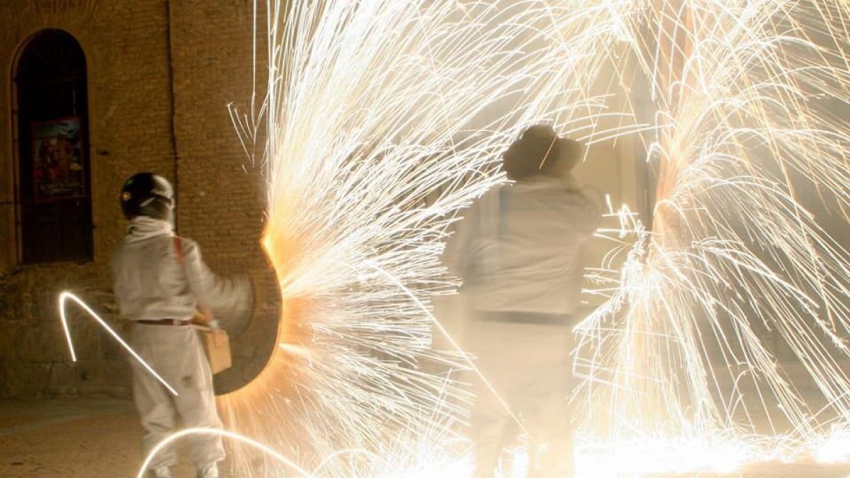 Cantoria ha celebrado las Fiestas de San Antón esta semana con el tradicional lanzamiento de carretillas. / Foto: Pefe