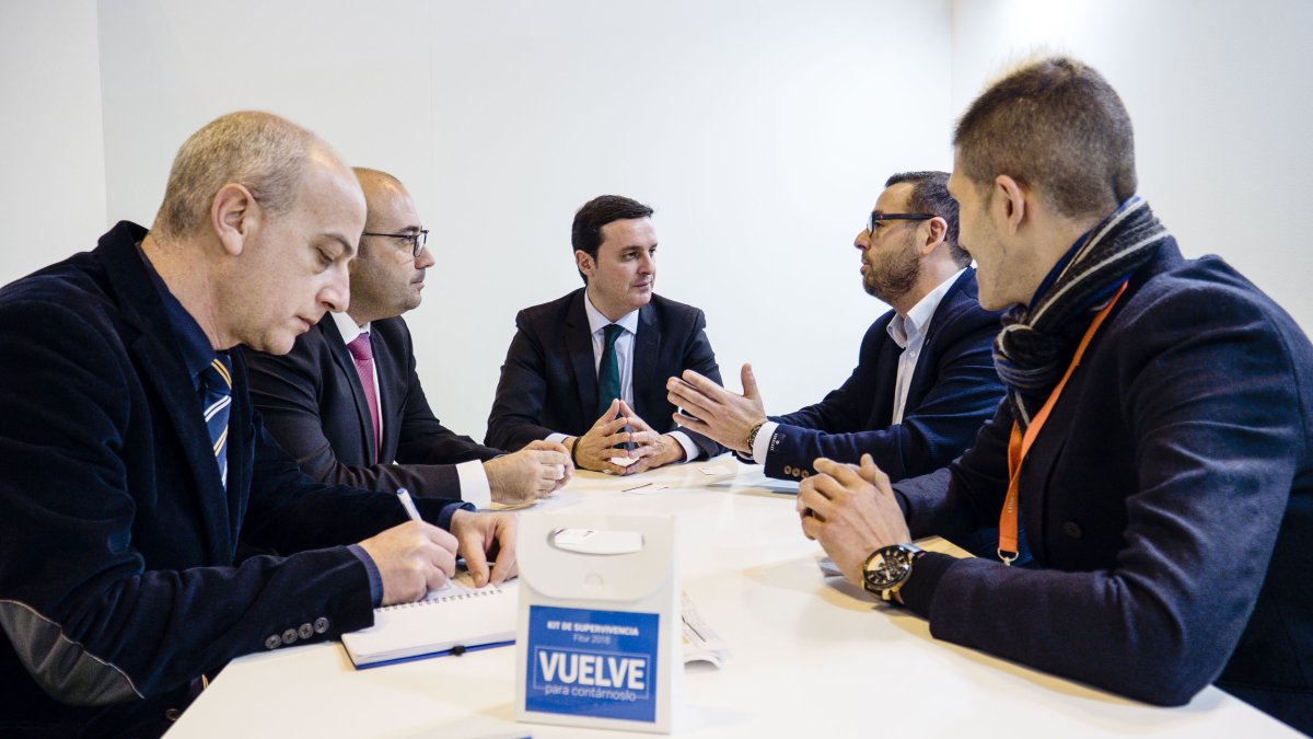 Reunión de los responsables de Costa de Almería con touroperadores.