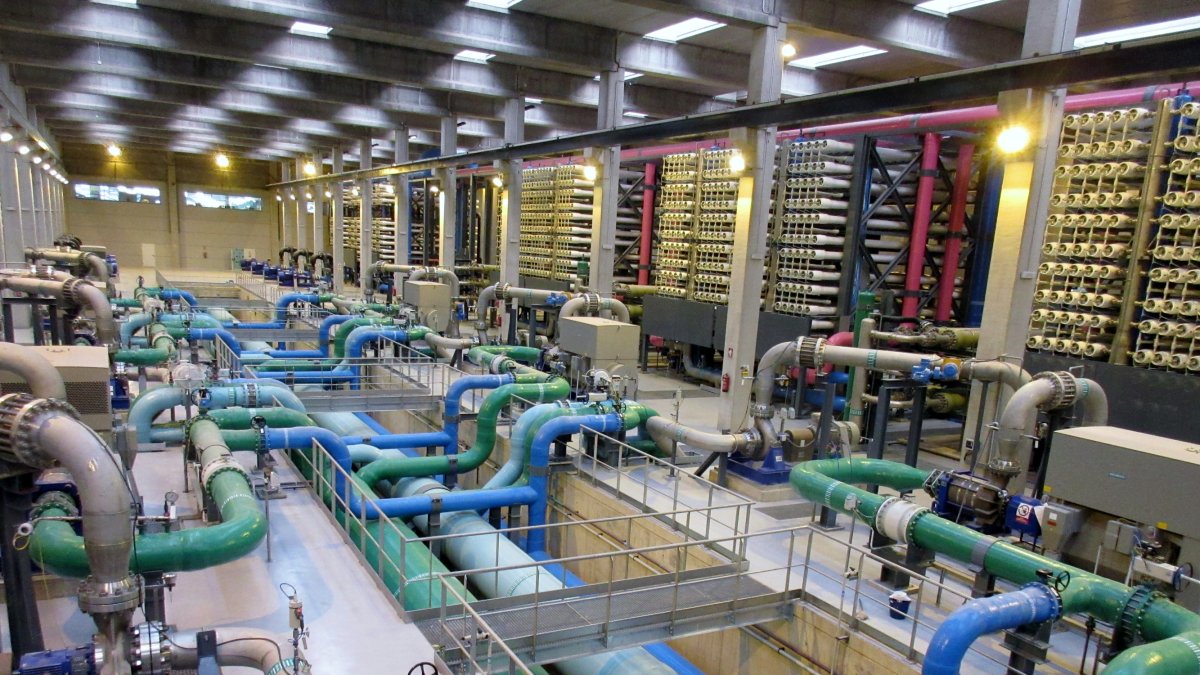 Interior de una de las desaladoras de la provincia.