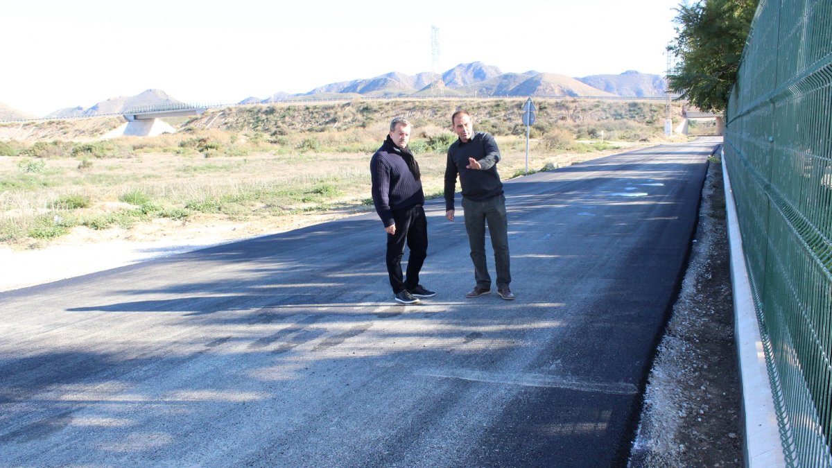 El alcalde y el edil de Obras visitan las actuaciones.