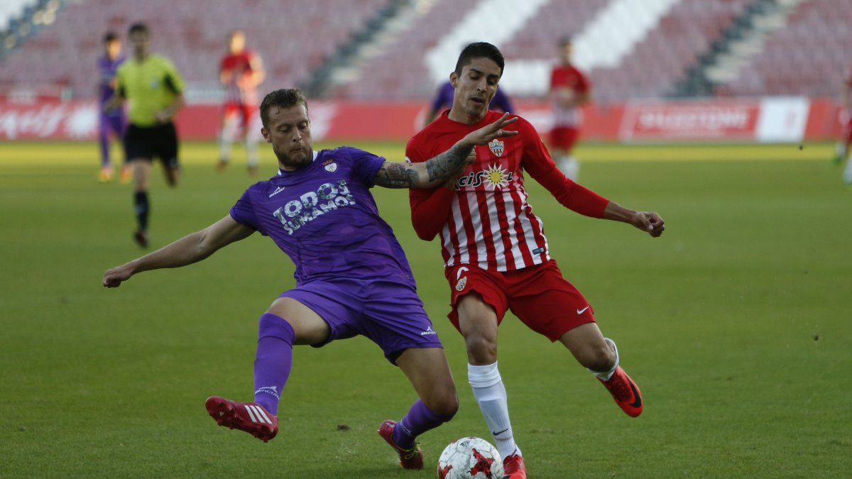 Darío Guti en el Almería B-Jaén.