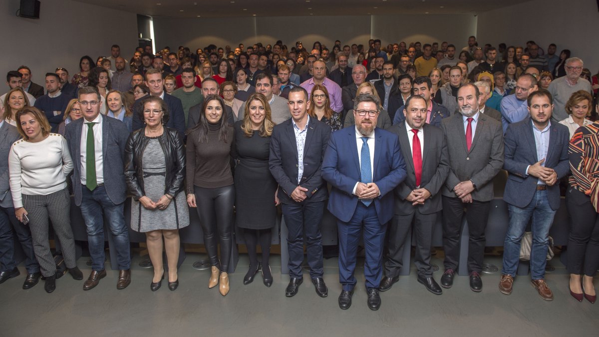 el ENCUENTRO de Susana Díaz con los jóvenes agricultores y ganaderos de la provincia se produjo ayer en el Museo Arqueológico de Almería.