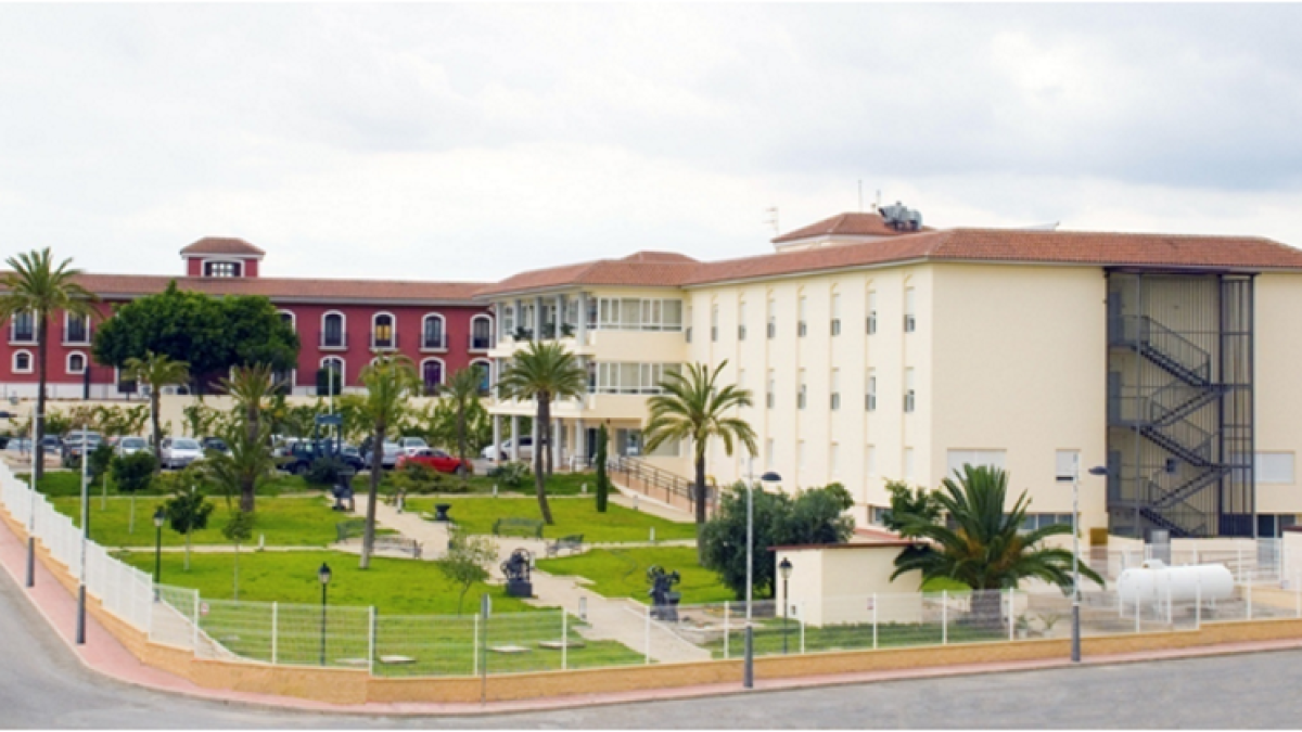 La residencia se construyó en el viejo Cortijo Colorao.
