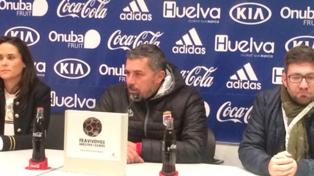 Juan Marrero en la sala del prensa del Nuevo Colombino.