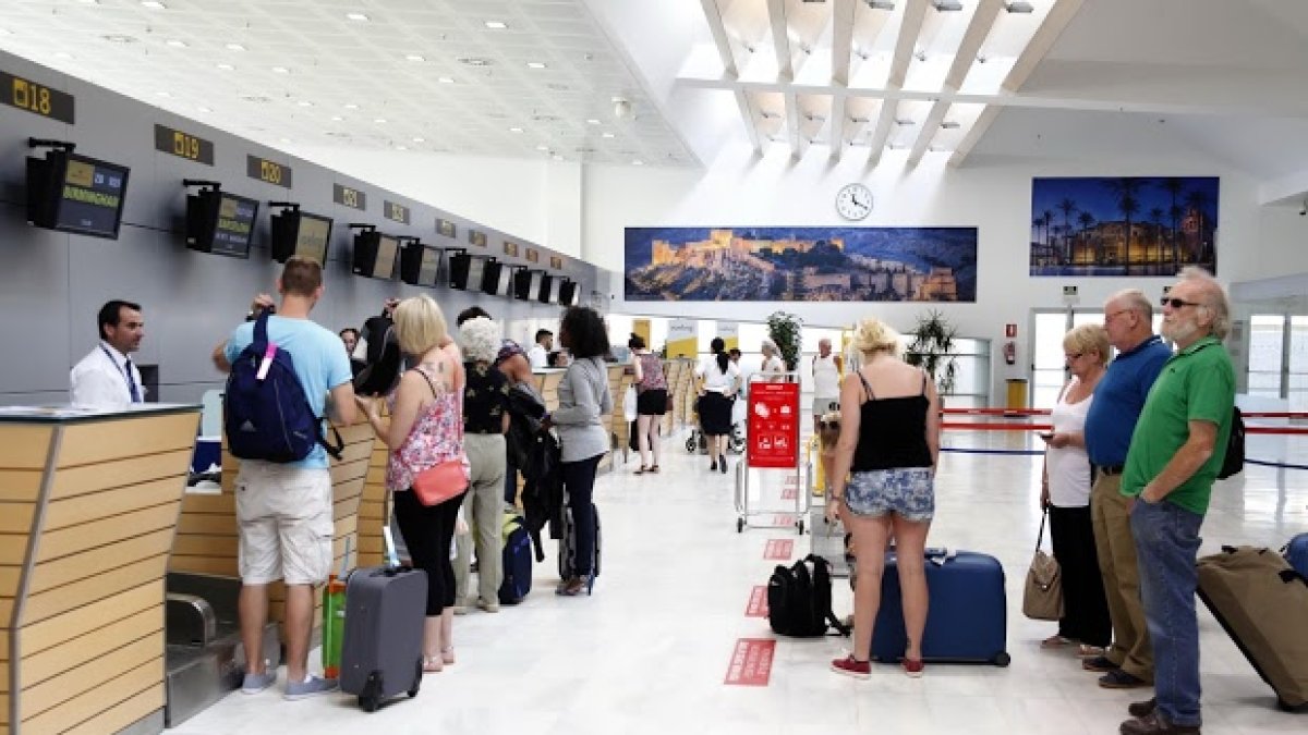 Los turistas se ubicarán en hoteles y apartamentos del Poniente y el Levante.