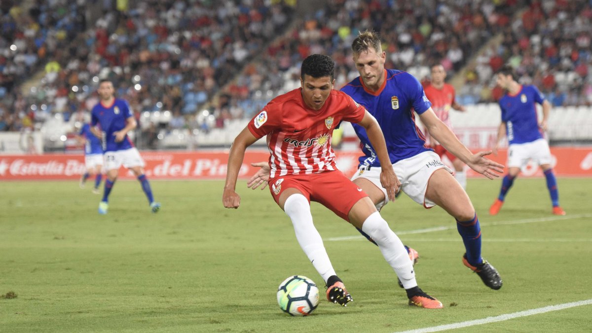 Hicham en el partido ante el Oviedo.