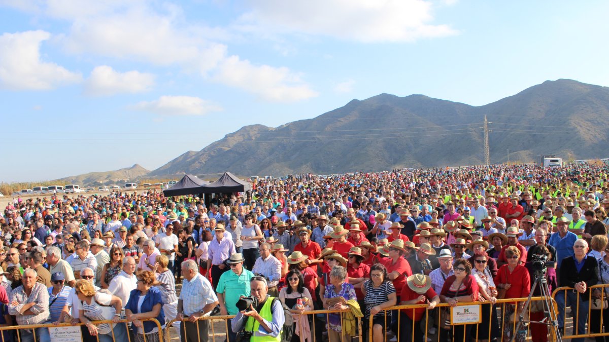 Manifestación  de regantes en Cuevas el pasado octubre en demanda de agua.