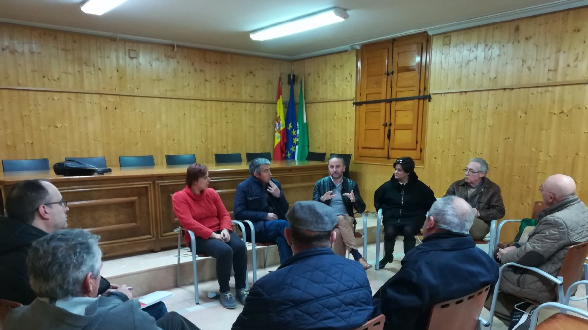 Reunión del delegado con empresarios de Los Vélez.