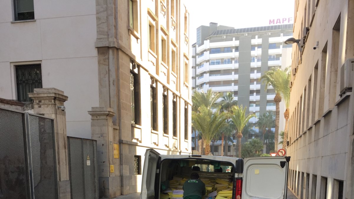 Traslado de los archivos de la Audiencia Provincial de Almería.
