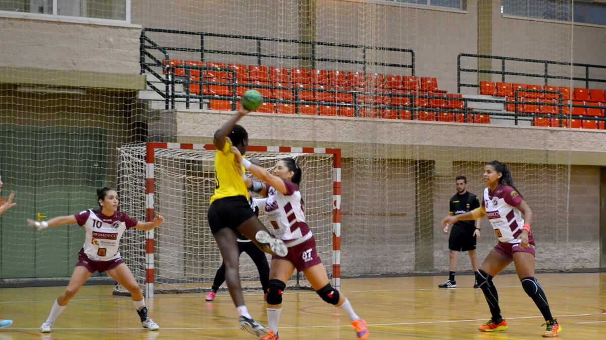 Las jugadoras roqueteras lo intentaron.