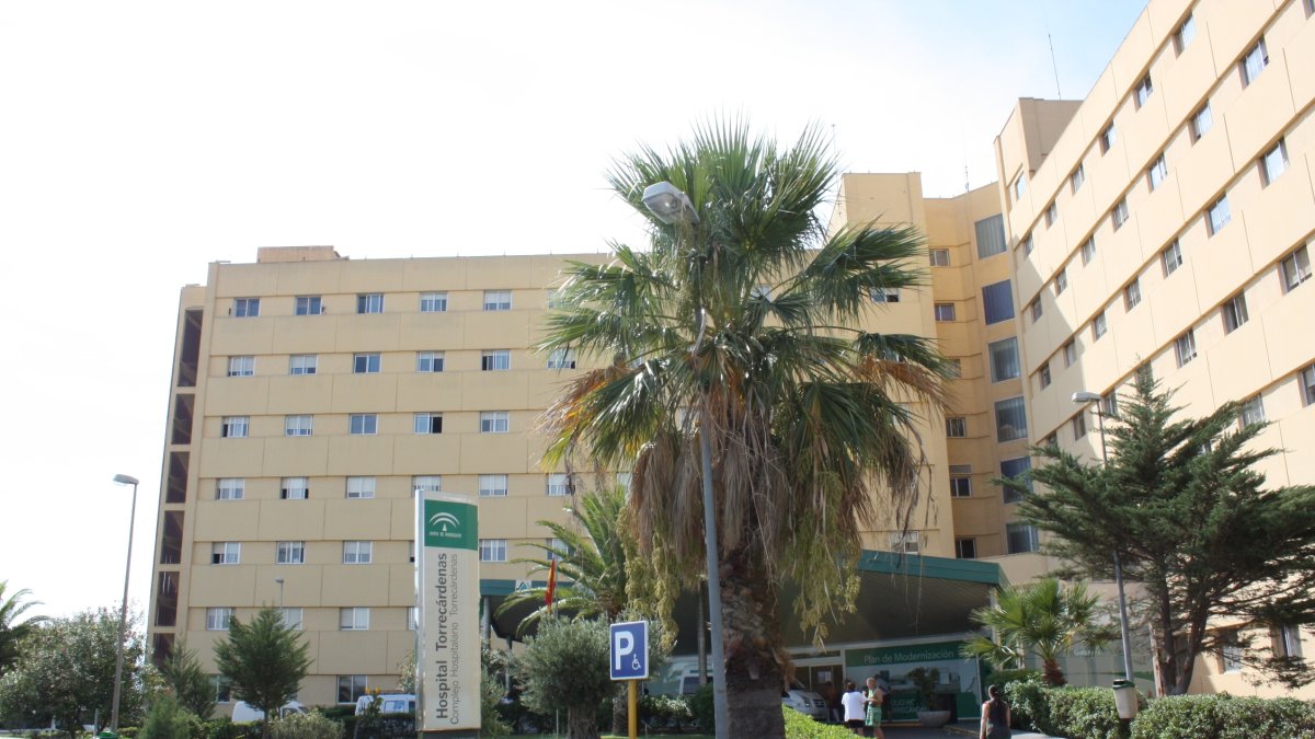Acceso principal al Complejo Hospitalario Torrecárdenas.