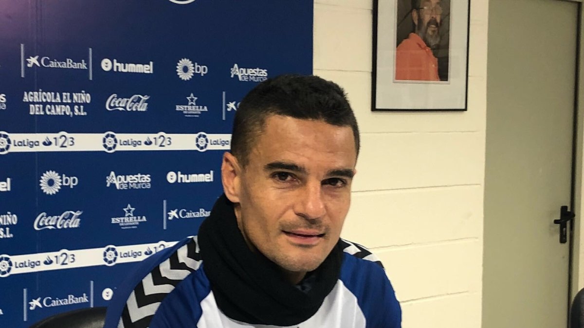 Carlos Peña en rueda de prensa.