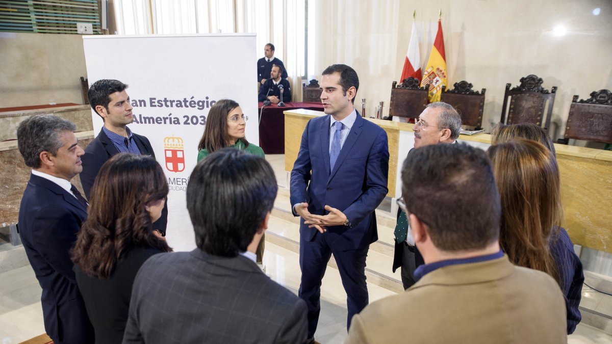 Reunión entre los coordinadores y el alcalde