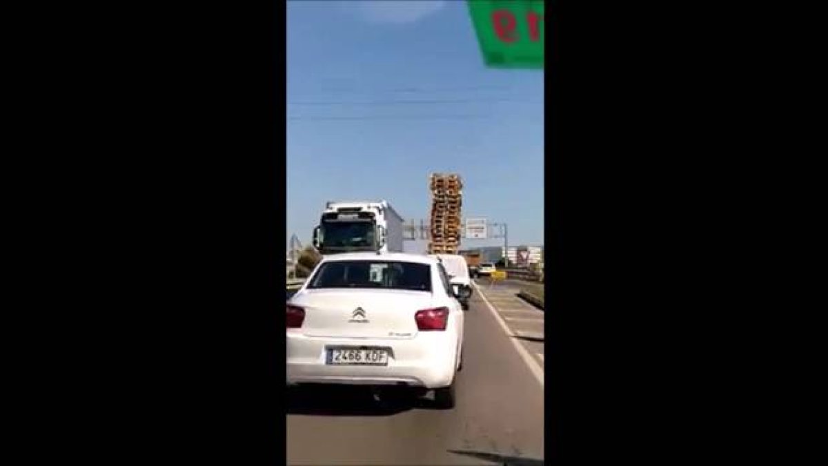 El conductor, ya identificado, circuló así varios kilómetros por una autovía.