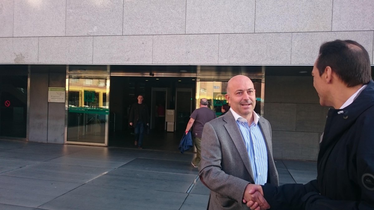 Clemente García a la salida de los juzgados en la fase de instrucción