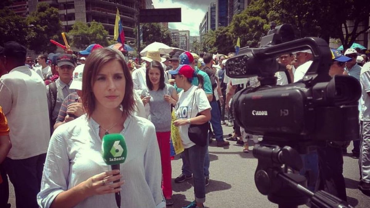 Alicia Hernández colabora con medios españoles.