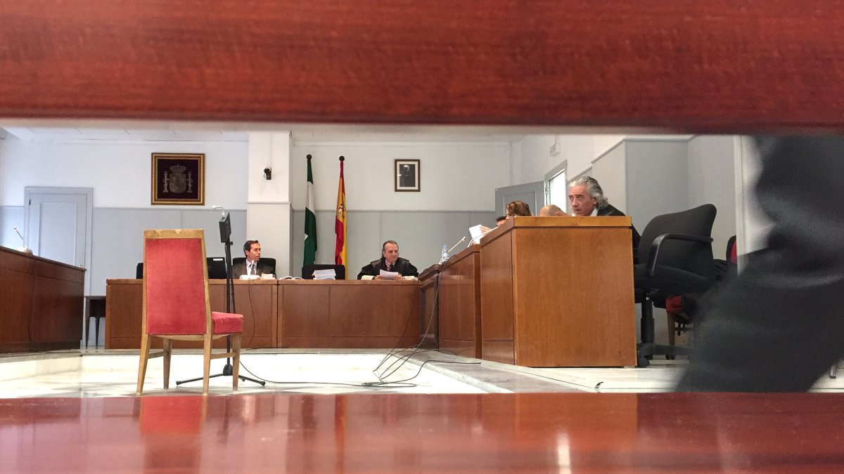 Sala del jurado vista desde el banquillo de los acusados