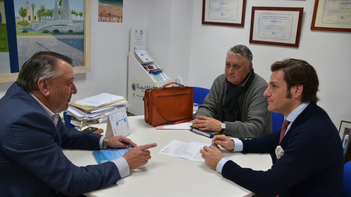 Reunión entre el concejal de Turismo y representantes de Exigrup.