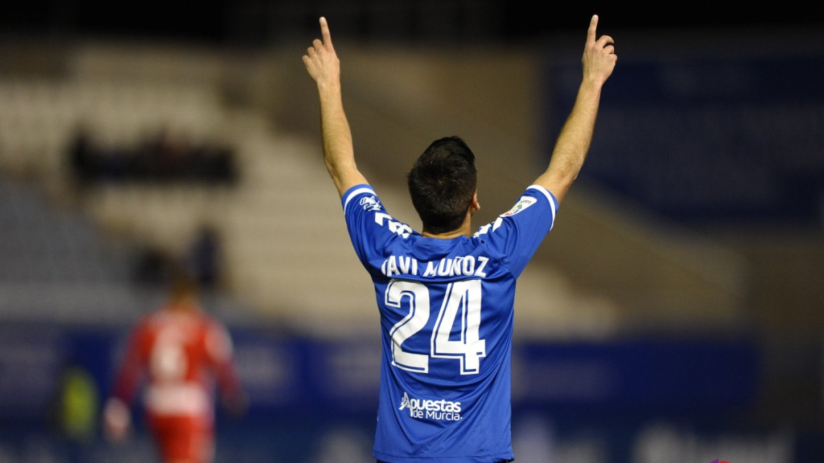 El Lorca aprovechó el regalo del árbitro para marcar el 1-0.