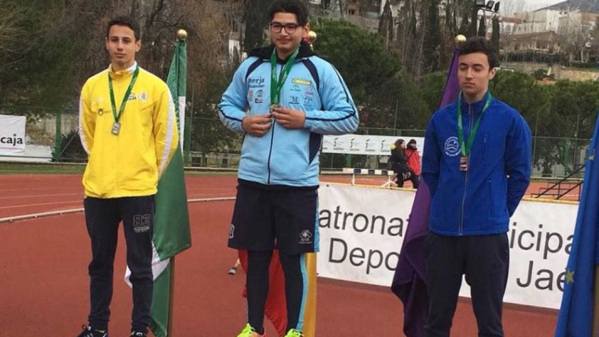 El almeriense en el segundo cajón del podio.