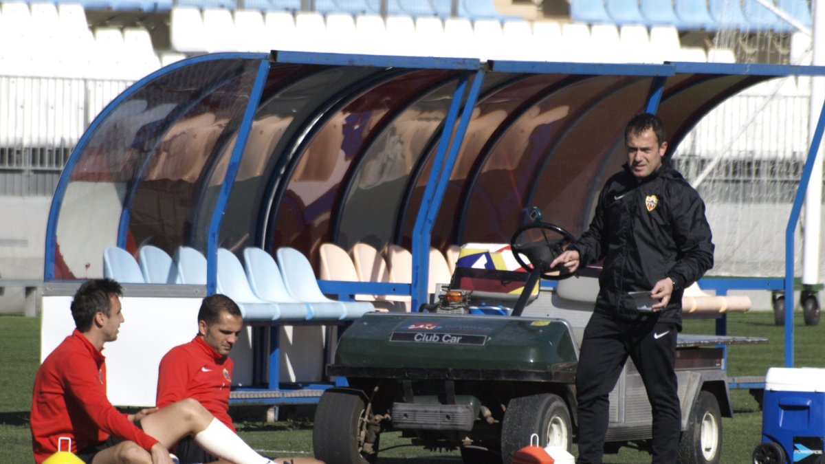 Verza y Caballero entrenando al margen.