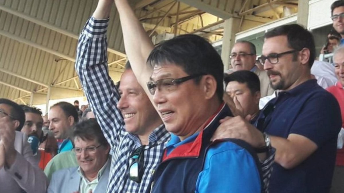 El presidente en uno de los partidos disputados por su equipo.