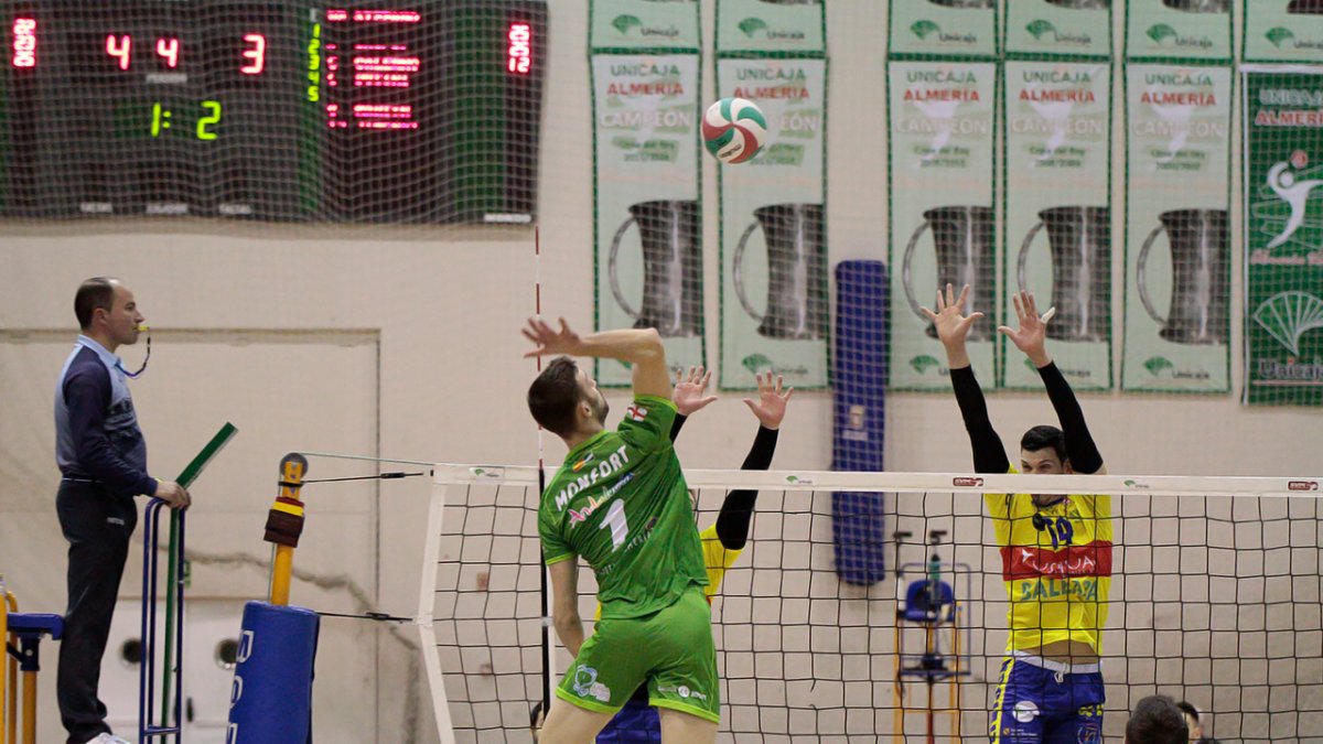 Una jugada del partido.